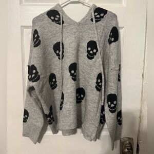 Miracle Women’s Gray Knit Sweater Hoodie. Size small. NWT